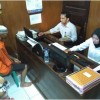Pelaku pencabulan saat dimintai keterangannya di Mapolres Kuningan.